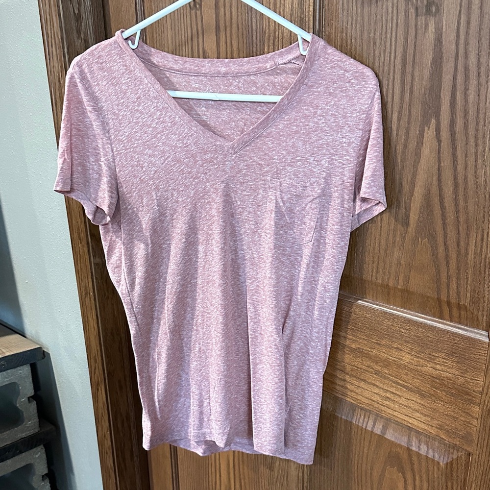 Universal Thread Pink Short Sleeve V-Neck Tee